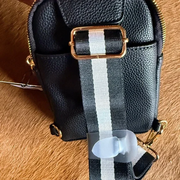 Nannette Lepore black cross body in pebble grain leather NWT - Picture 6 of 9